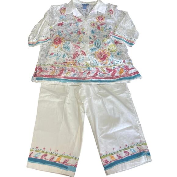 Koret Dresses & Skirts - Koret Woman 2-Piece Set – Floral Blouse & Cropped Pants Plus Size